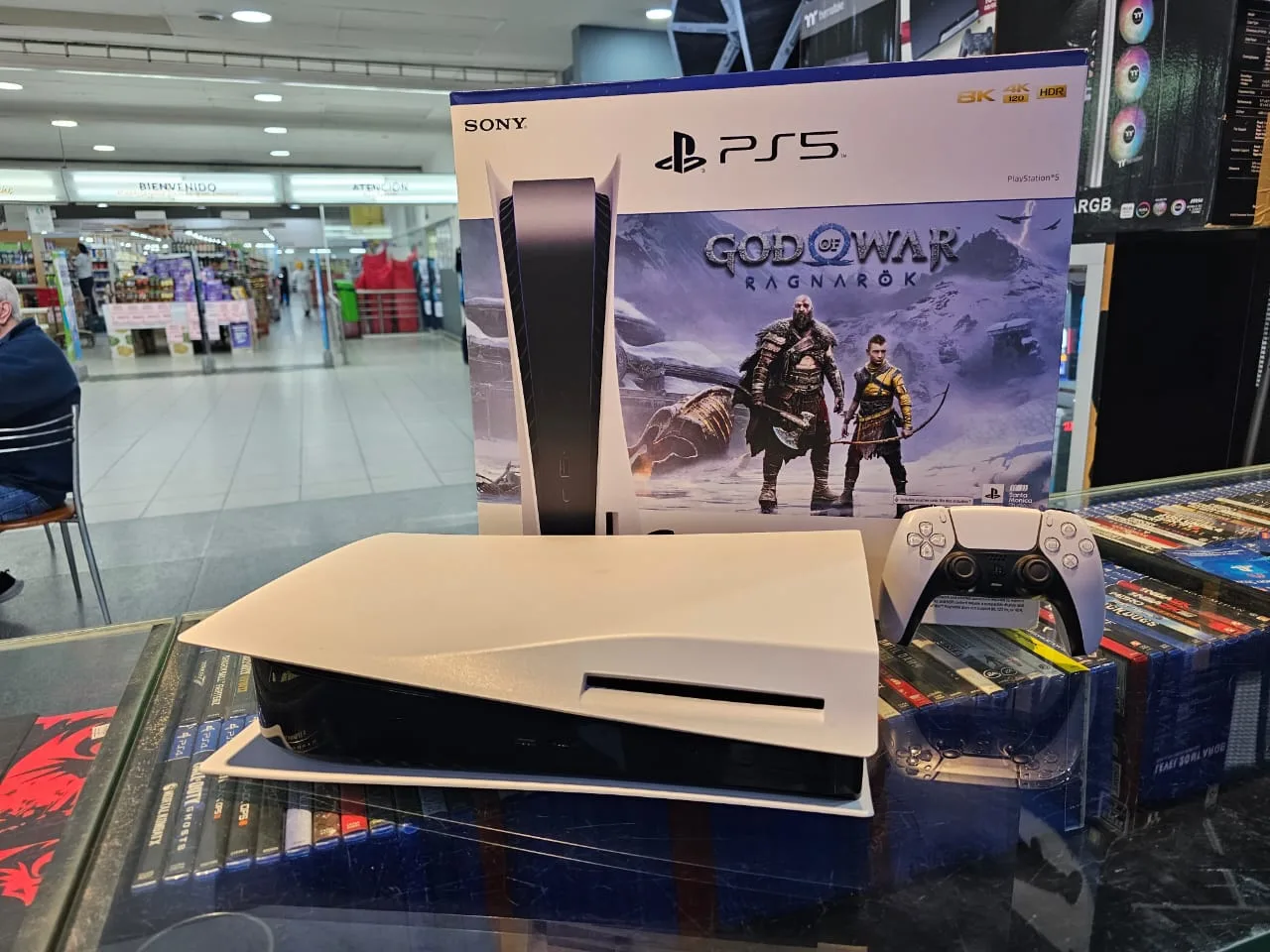 PLAYSTATION 5 STANDARD 1TB SEMI NUEVA
