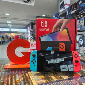 NINTENDO SWITCH OLED CHIPEADA SEMI NUEVA